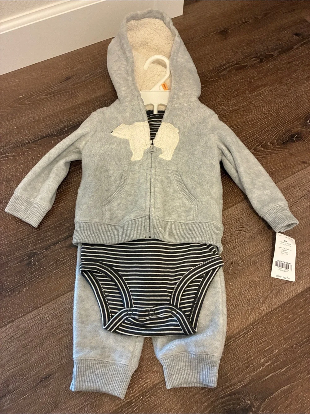 Carter Baby Boy 3 Piece Outfit. Gray & white Polar Bear. 12 month. New!